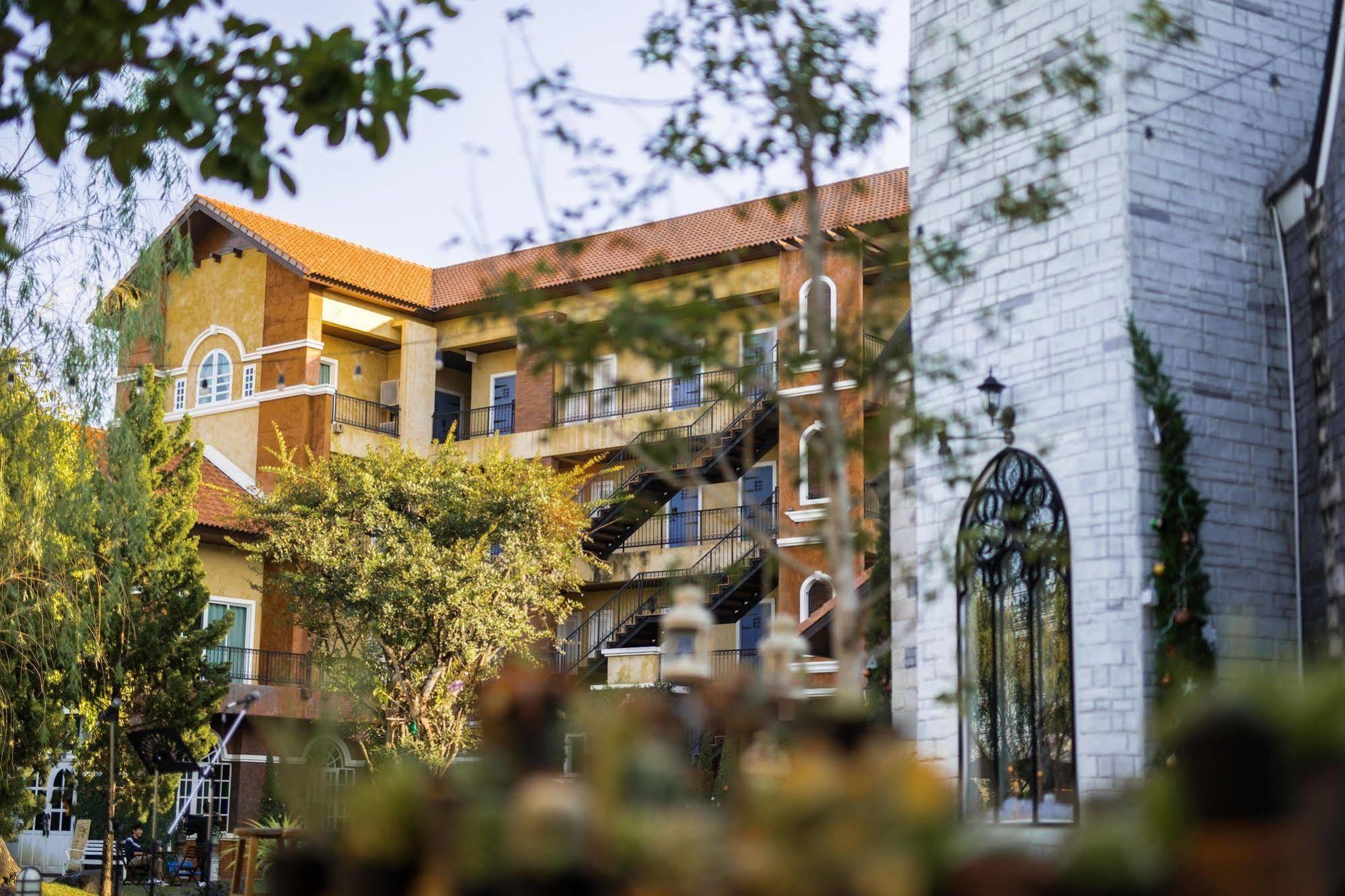 San Pareni Hotel Chiang Mai Ngoại thất bức ảnh