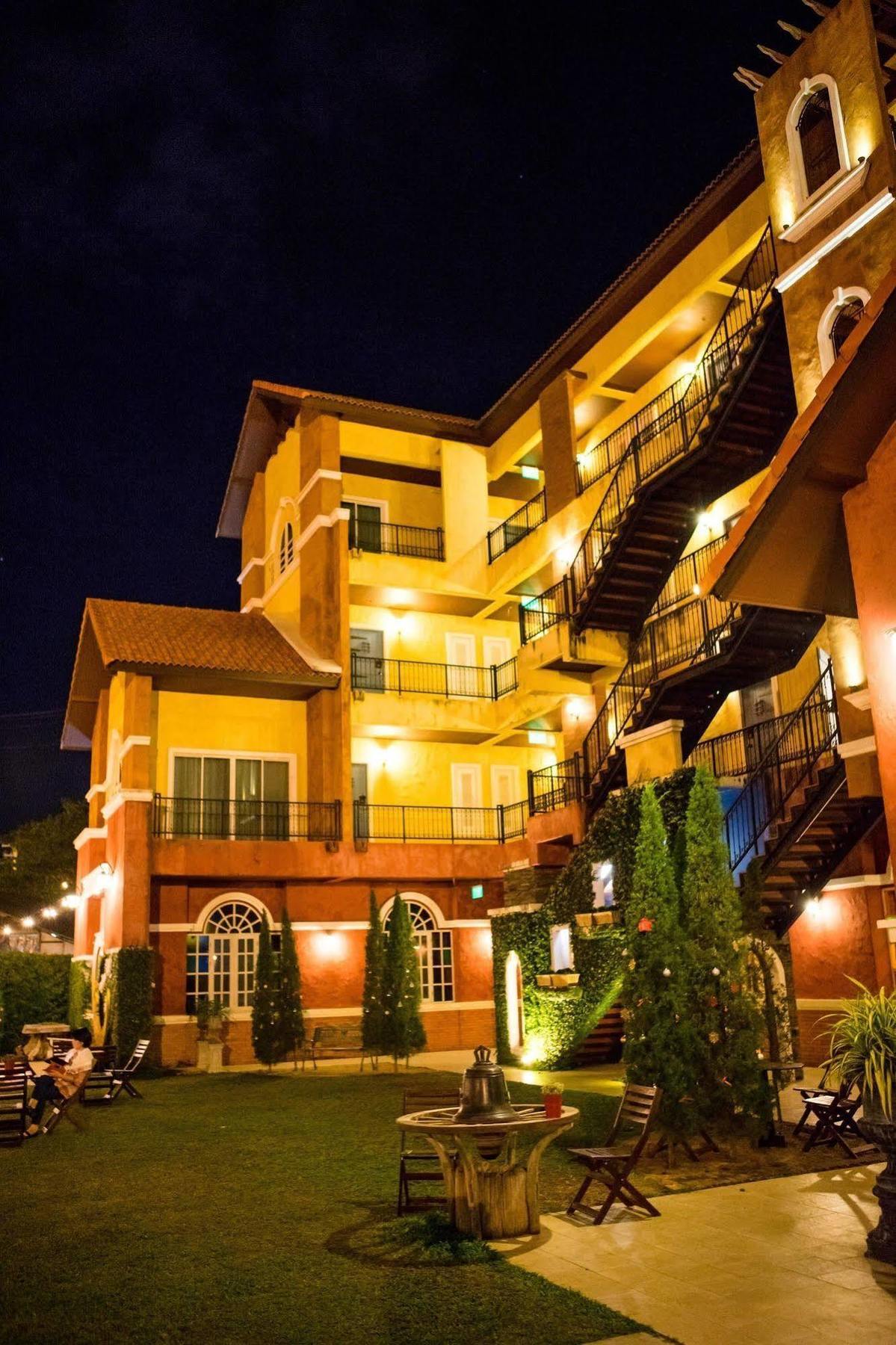 San Pareni Hotel Chiang Mai Ngoại thất bức ảnh